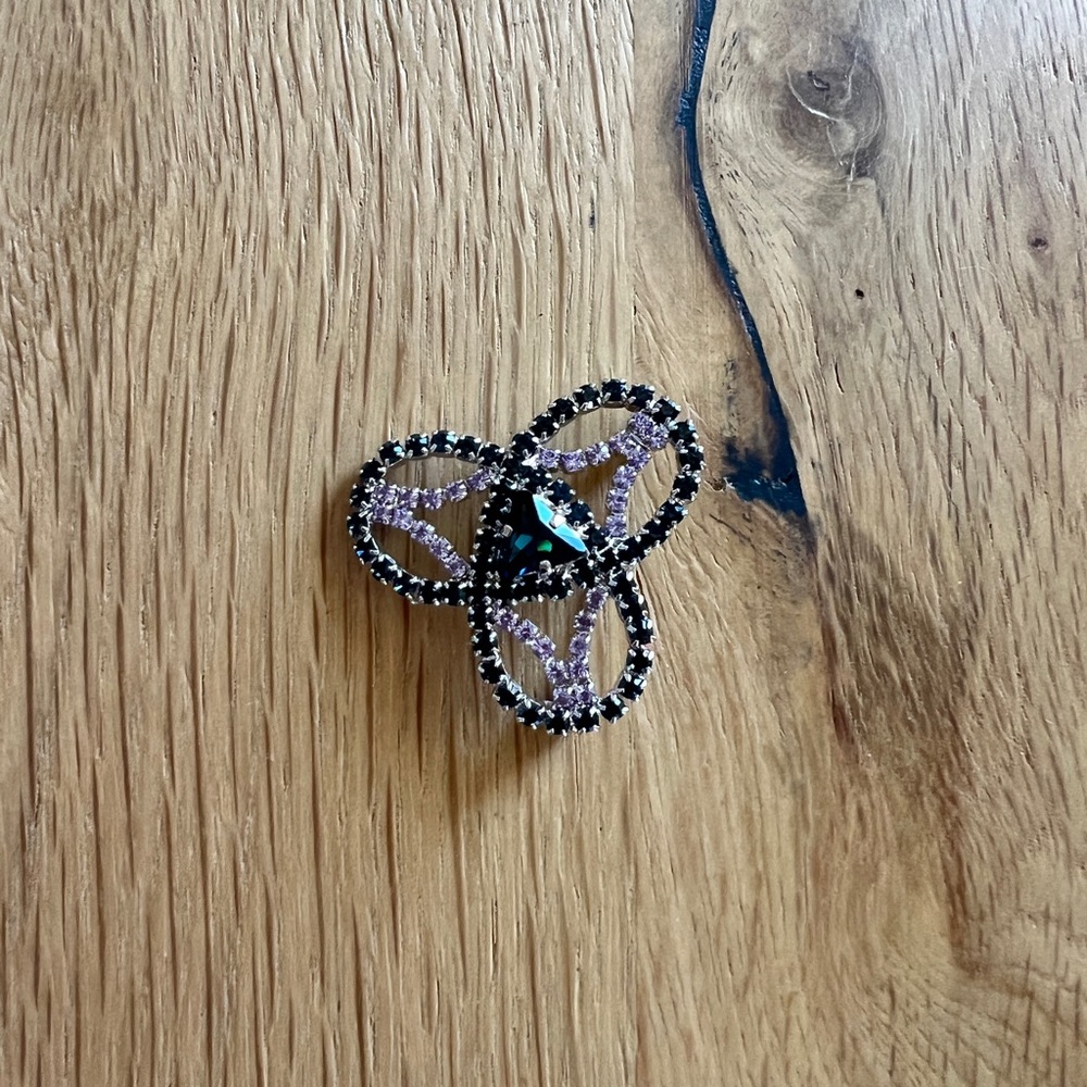 Genuine crystal brooch